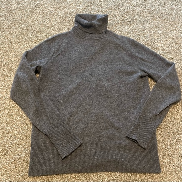 Equipment sweater cashmere gray turtleneck small classic timeless modest - Picture 2 of 6